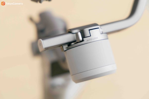 DJI RS 4 Mini Combo bổ sung khóa trục tự động